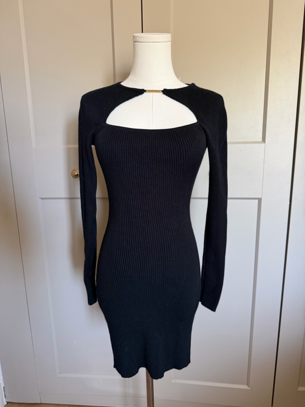 Abercrombie & Fitch Black Long‑Sleeve Cutout Mini Dress - Picture 2 of 3